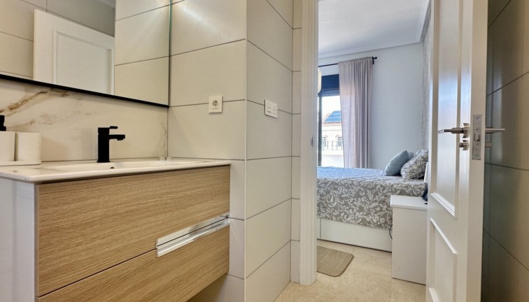 Reventa - Casa adosada - San Miguel de Salinas