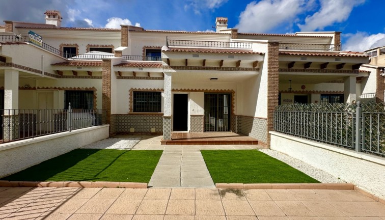 Reventa - Casa adosada - San Miguel de Salinas