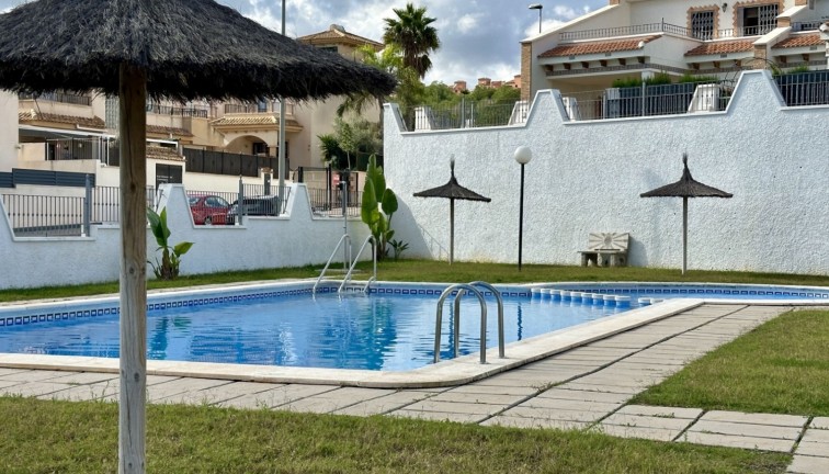 Reventa - Casa adosada - San Miguel de Salinas