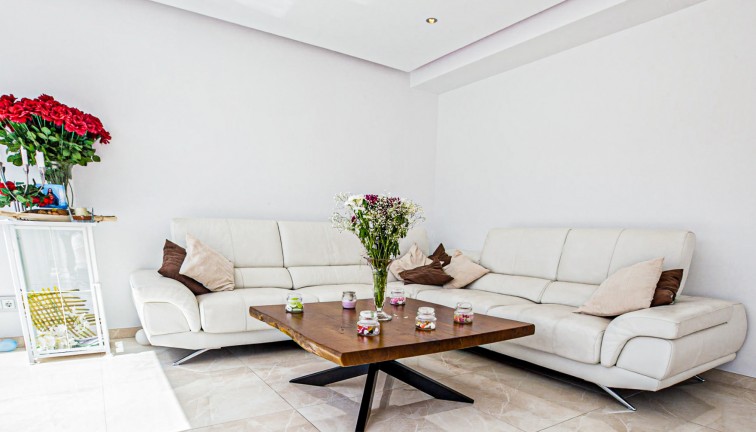 Jälleenmyynti - Erillistalo - La Zenia