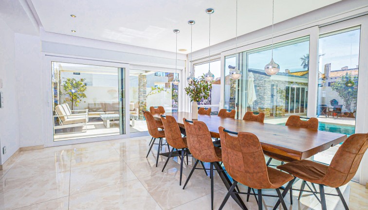 Jälleenmyynti - Erillistalo - La Zenia