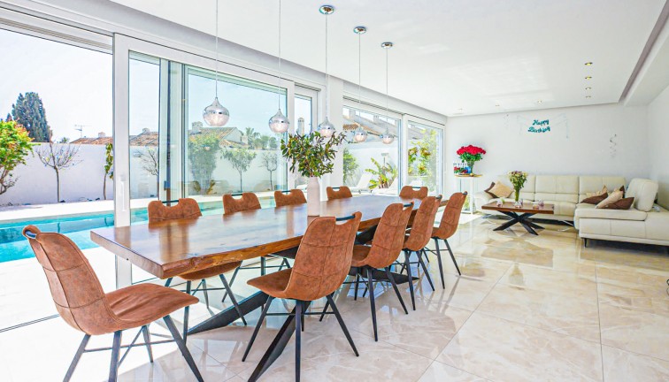 Jälleenmyynti - Erillistalo - La Zenia