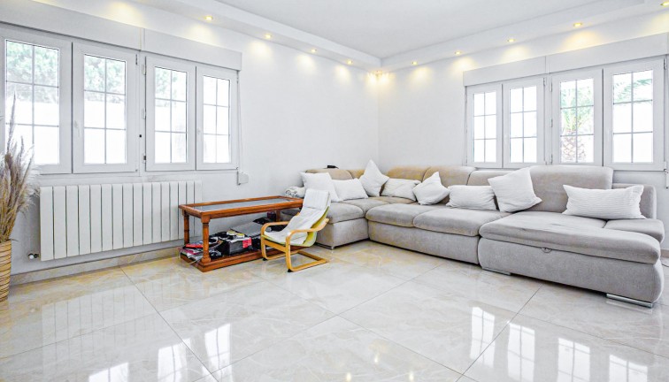 Jälleenmyynti - Erillistalo - La Zenia