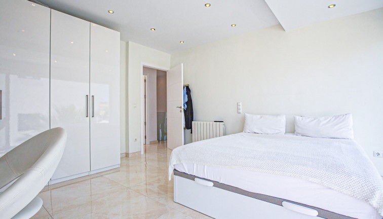 Jälleenmyynti - Erillistalo - La Zenia