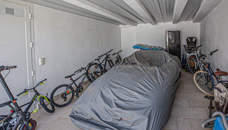 Jälleenmyynti - Erillistalo - La Zenia