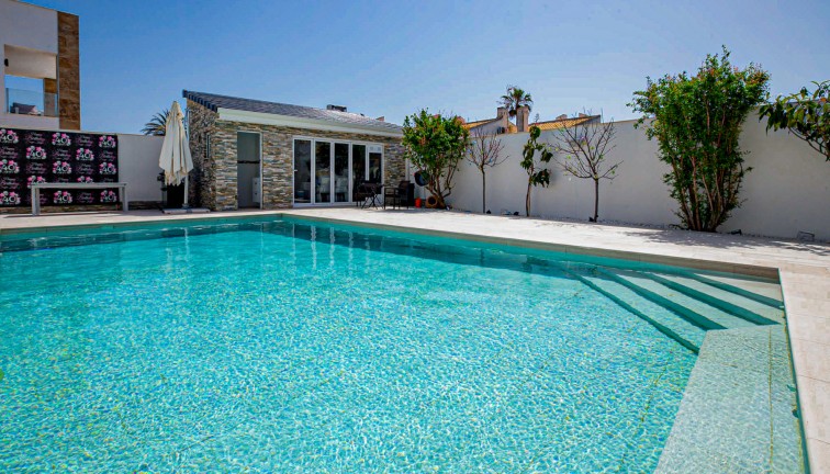 Jälleenmyynti - Erillistalo - La Zenia