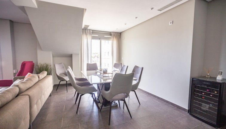 Jälleenmyynti - Asunto - Ylimmän kerroksen asunto - Villamartín