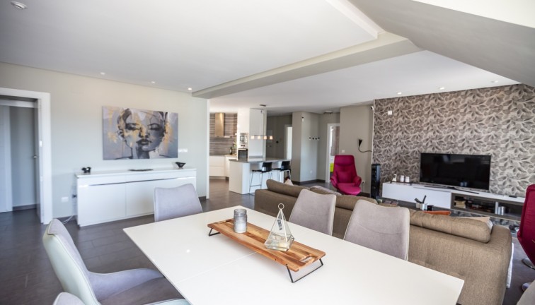 Jälleenmyynti - Asunto - Ylimmän kerroksen asunto - Villamartín