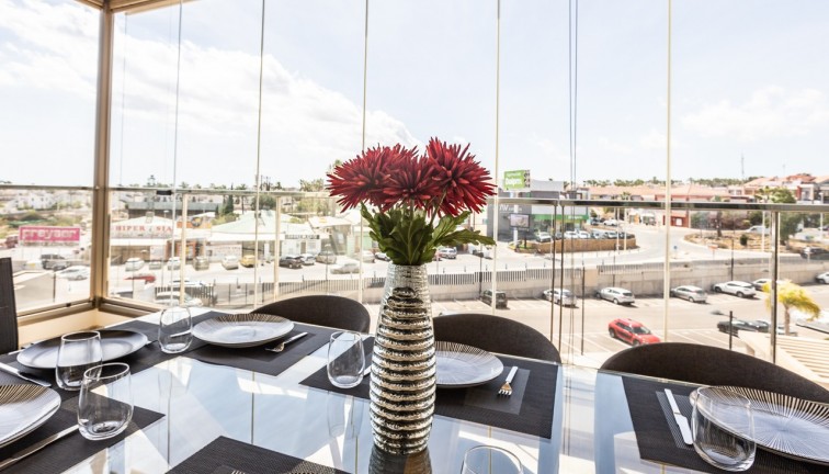 Jälleenmyynti - Asunto - Ylimmän kerroksen asunto - Villamartín