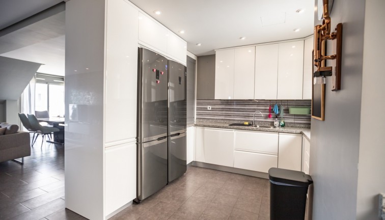 Jälleenmyynti - Asunto - Ylimmän kerroksen asunto - Villamartín