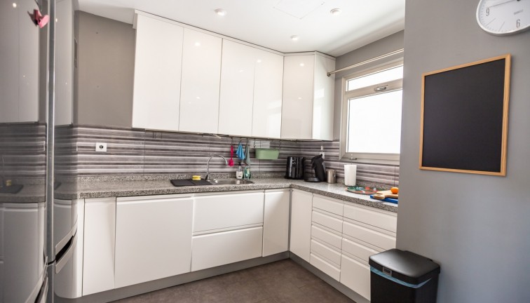 Jälleenmyynti - Asunto - Ylimmän kerroksen asunto - Villamartín