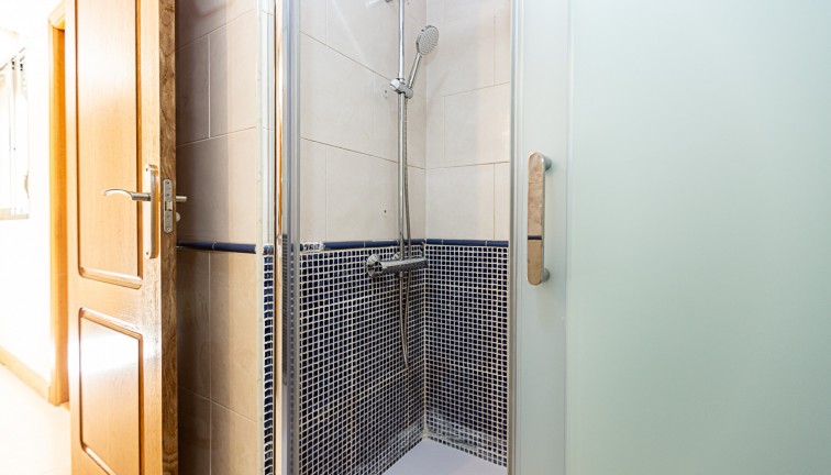 Jälleenmyynti - Asunto - Ylimmän kerroksen asunto - Torrevieja