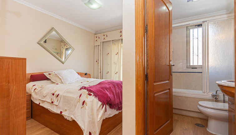 Jälleenmyynti - Asunto - Ylimmän kerroksen asunto - Torrevieja