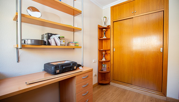 Jälleenmyynti - Asunto - Ylimmän kerroksen asunto - Torrevieja