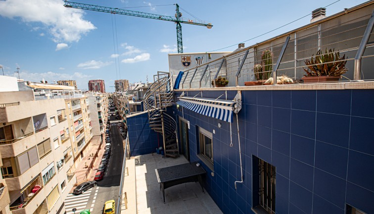 Jälleenmyynti - Asunto - Ylimmän kerroksen asunto - Torrevieja