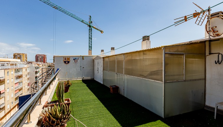 Jälleenmyynti - Asunto - Ylimmän kerroksen asunto - Torrevieja
