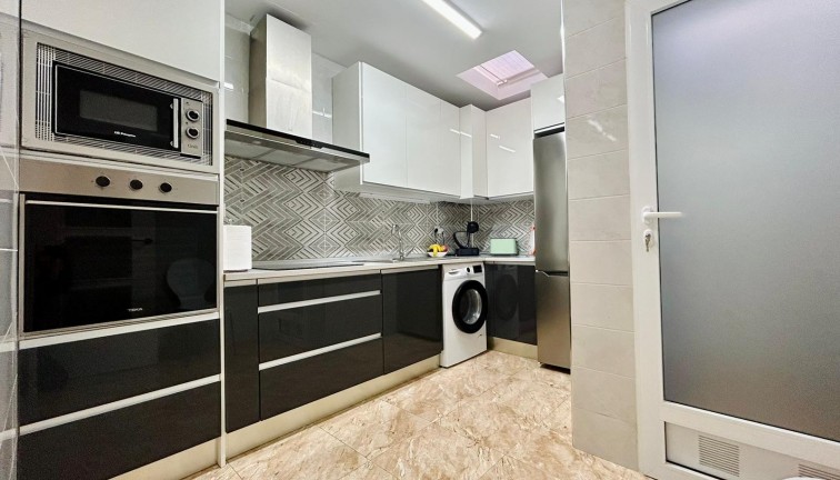 Jälleenmyynti - Paritalo/Rivitalo - Torrevieja - San Luis