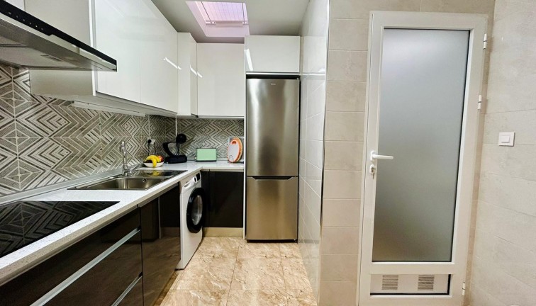 Jälleenmyynti - Paritalo/Rivitalo - Torrevieja - San Luis