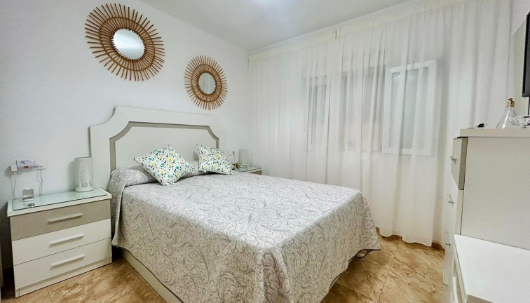 Jälleenmyynti - Paritalo/Rivitalo - Torrevieja - San Luis