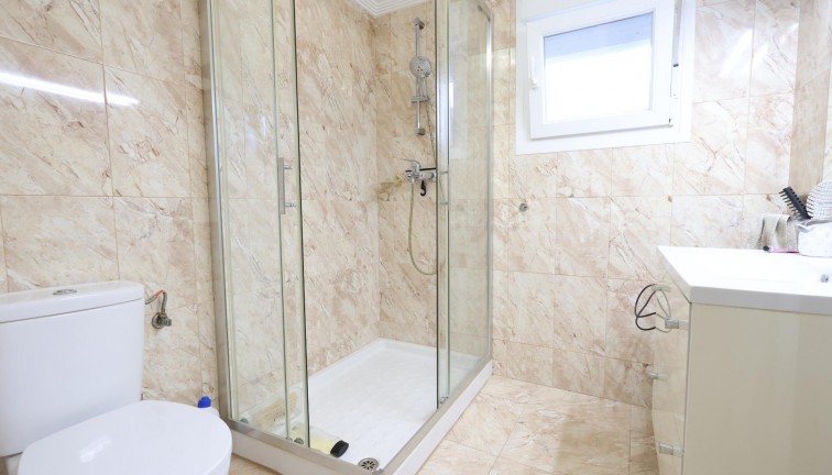 Jälleenmyynti - Erillistalo - Torrevieja - Los Balcones