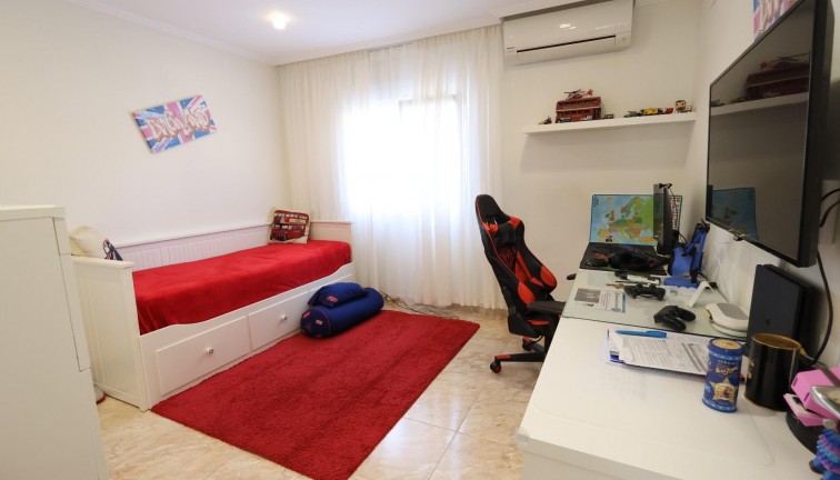 Jälleenmyynti - Erillistalo - Torrevieja - Los Balcones