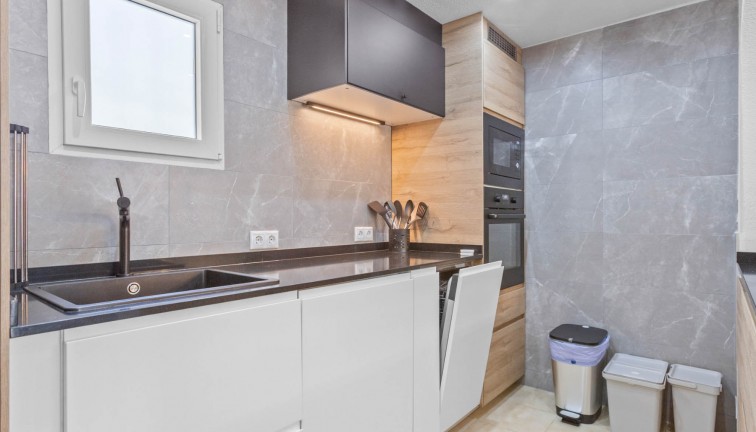 Jälleenmyynti - Bungalow - Torrevieja - Lago Jardin