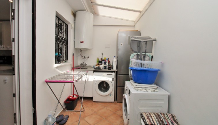 Jälleenmyynti - Erillistalo - Villamartín - Los Dolses