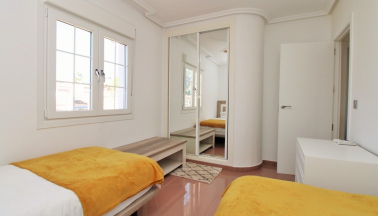 Jälleenmyynti - Erillistalo - Villamartín - Los Dolses