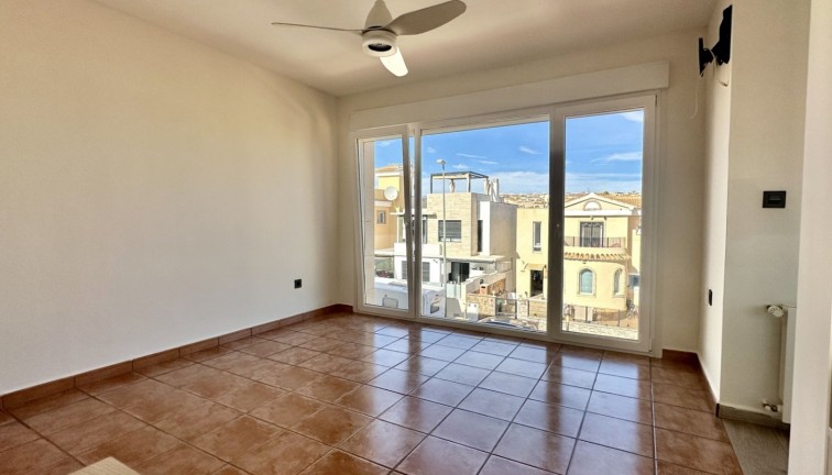 Jälleenmyynti - Erillistalo - Orihuela Costa - Villamartín