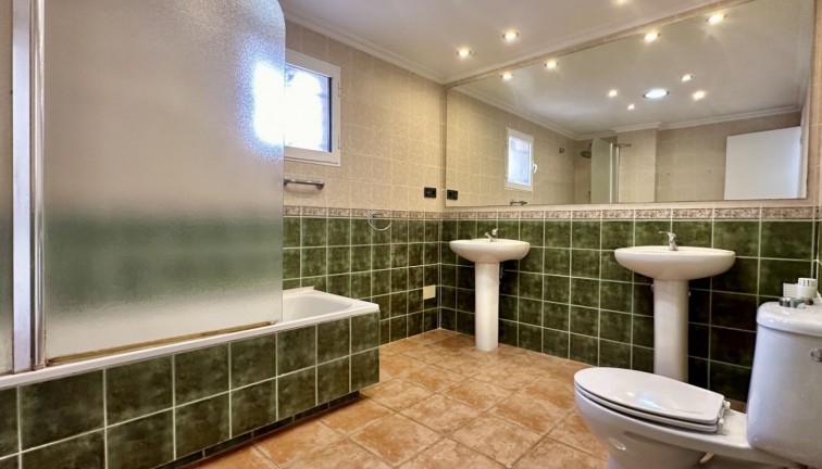 Jälleenmyynti - Erillistalo - Orihuela Costa - Villamartín