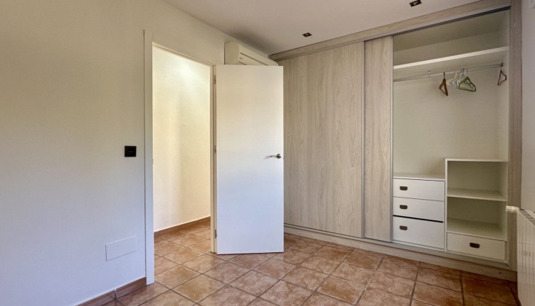 Jälleenmyynti - Erillistalo - Orihuela Costa - Villamartín