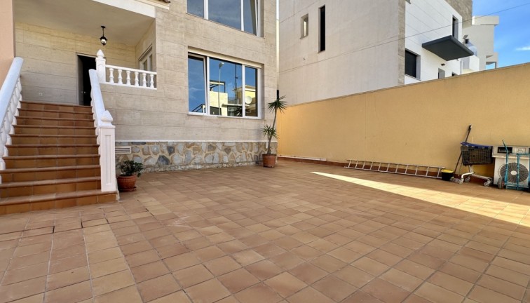 Jälleenmyynti - Erillistalo - Orihuela Costa - Villamartín