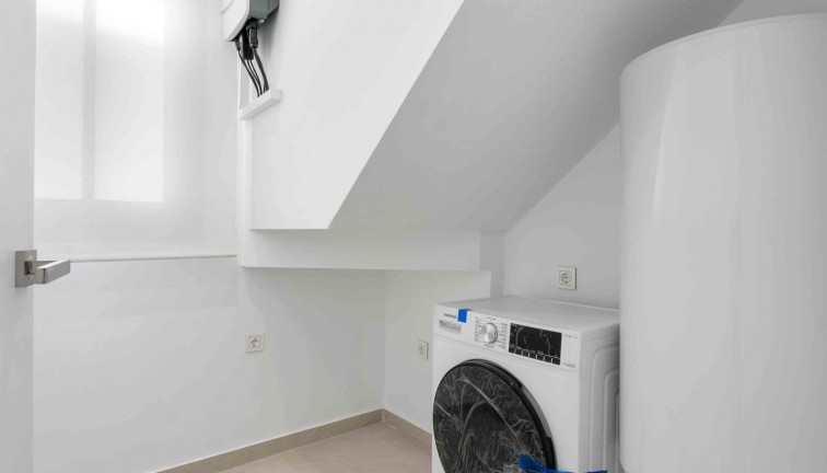 Uudistuotanto - Erillistalo - Rojales - Benimar