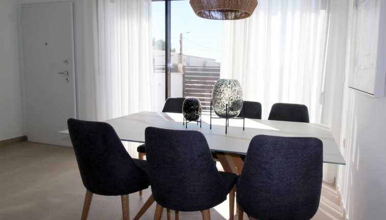 Obra nueva - Chalet - Pilar de la Horadada