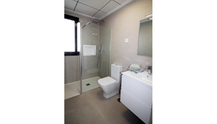 Uudistuotanto - Paritalo/Rivitalo - Pilar de la Horadada