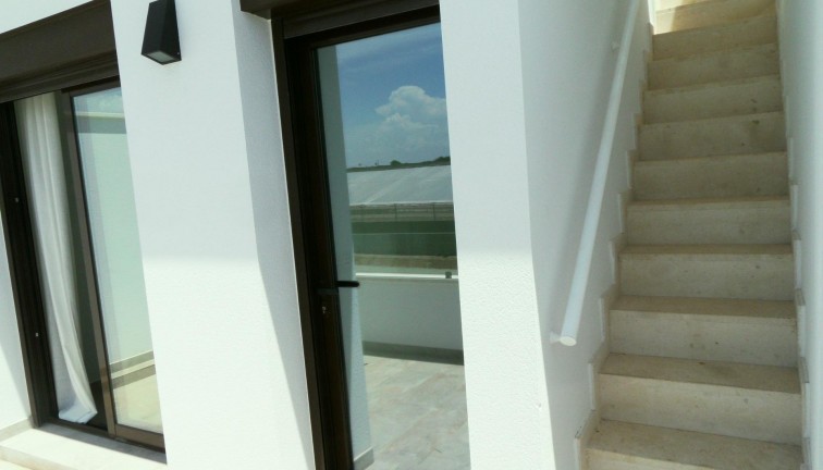 Uudistuotanto - Paritalo/Rivitalo - Pilar de la Horadada