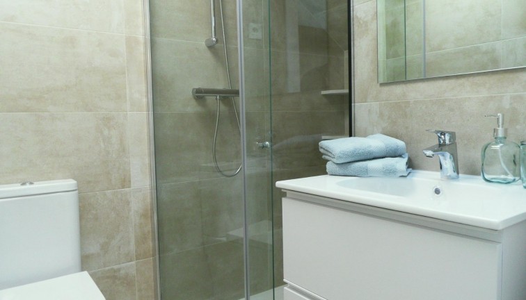 Uudistuotanto - Paritalo/Rivitalo - Pilar de la Horadada