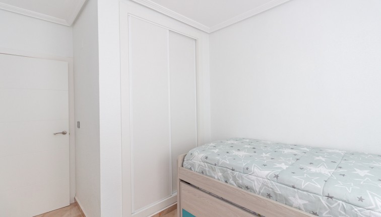 Jälleenmyynti - Paritalo/Rivitalo - La Zenia