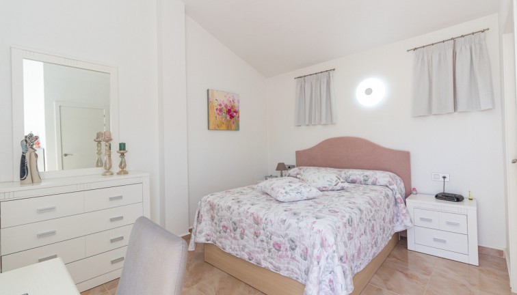 Jälleenmyynti - Paritalo/Rivitalo - La Zenia