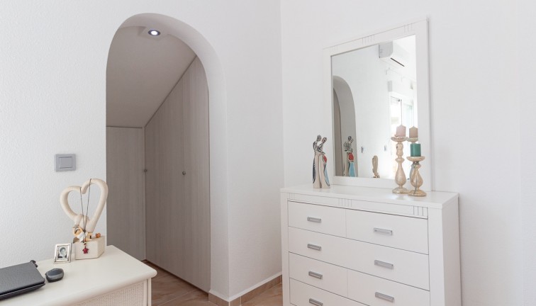 Jälleenmyynti - Paritalo/Rivitalo - La Zenia