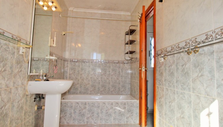 Resale - Semi-Detached - Villamartín