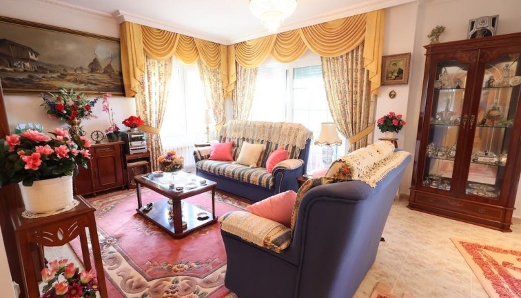 Jälleenmyynti - Erillistalo - Orihuela Costa - Villamartín