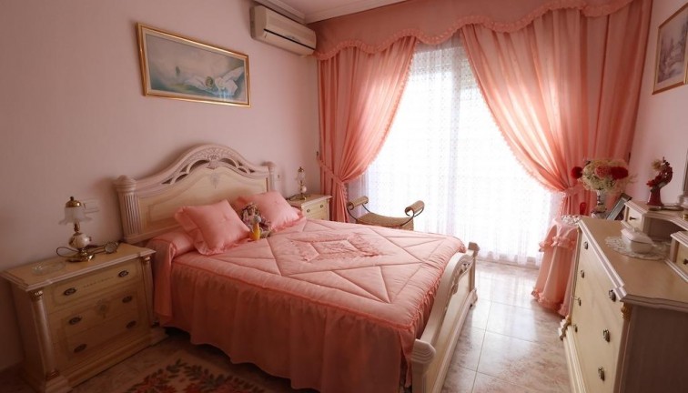 Jälleenmyynti - Erillistalo - Orihuela Costa - Villamartín