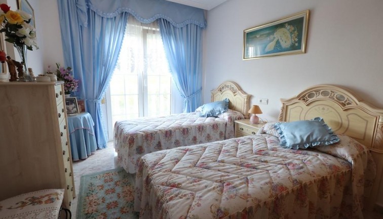 Jälleenmyynti - Erillistalo - Orihuela Costa - Villamartín