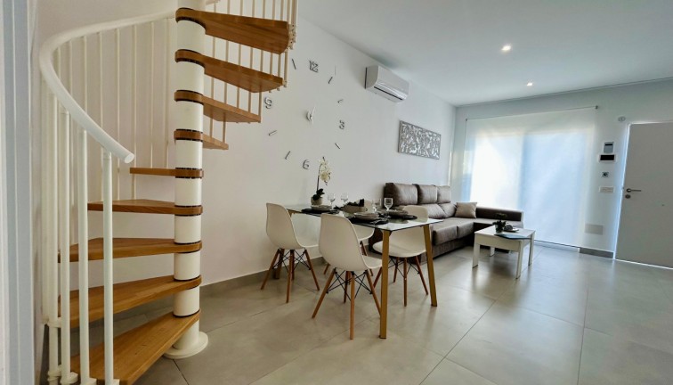 Jälleenmyynti - Paritalo/Rivitalo - Torrevieja - San Luis