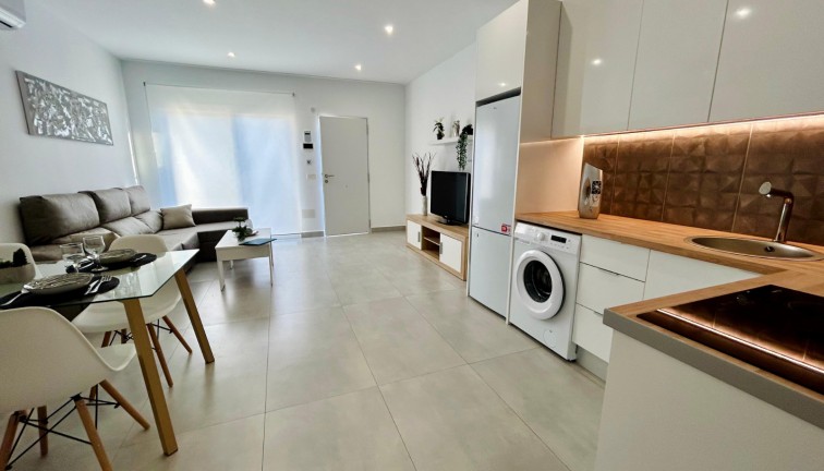 Jälleenmyynti - Paritalo/Rivitalo - Torrevieja - San Luis