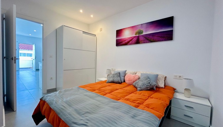 Jälleenmyynti - Paritalo/Rivitalo - Torrevieja - San Luis