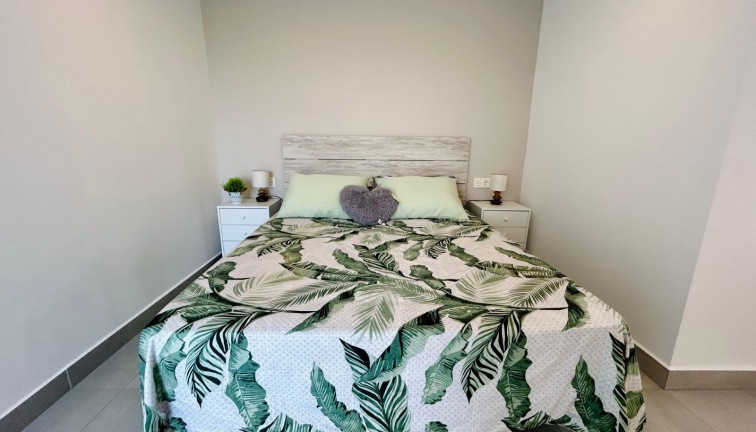 Jälleenmyynti - Paritalo/Rivitalo - Torrevieja - San Luis