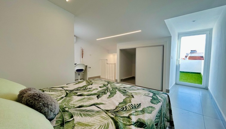 Jälleenmyynti - Paritalo/Rivitalo - Torrevieja - San Luis