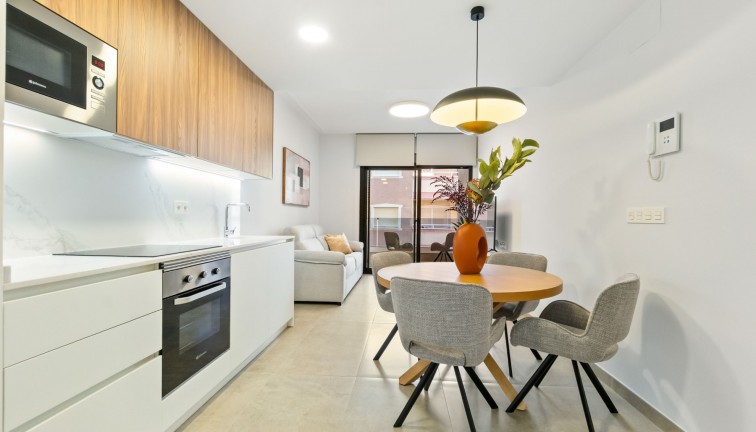 Jälleenmyynti - Asunto - Torrevieja